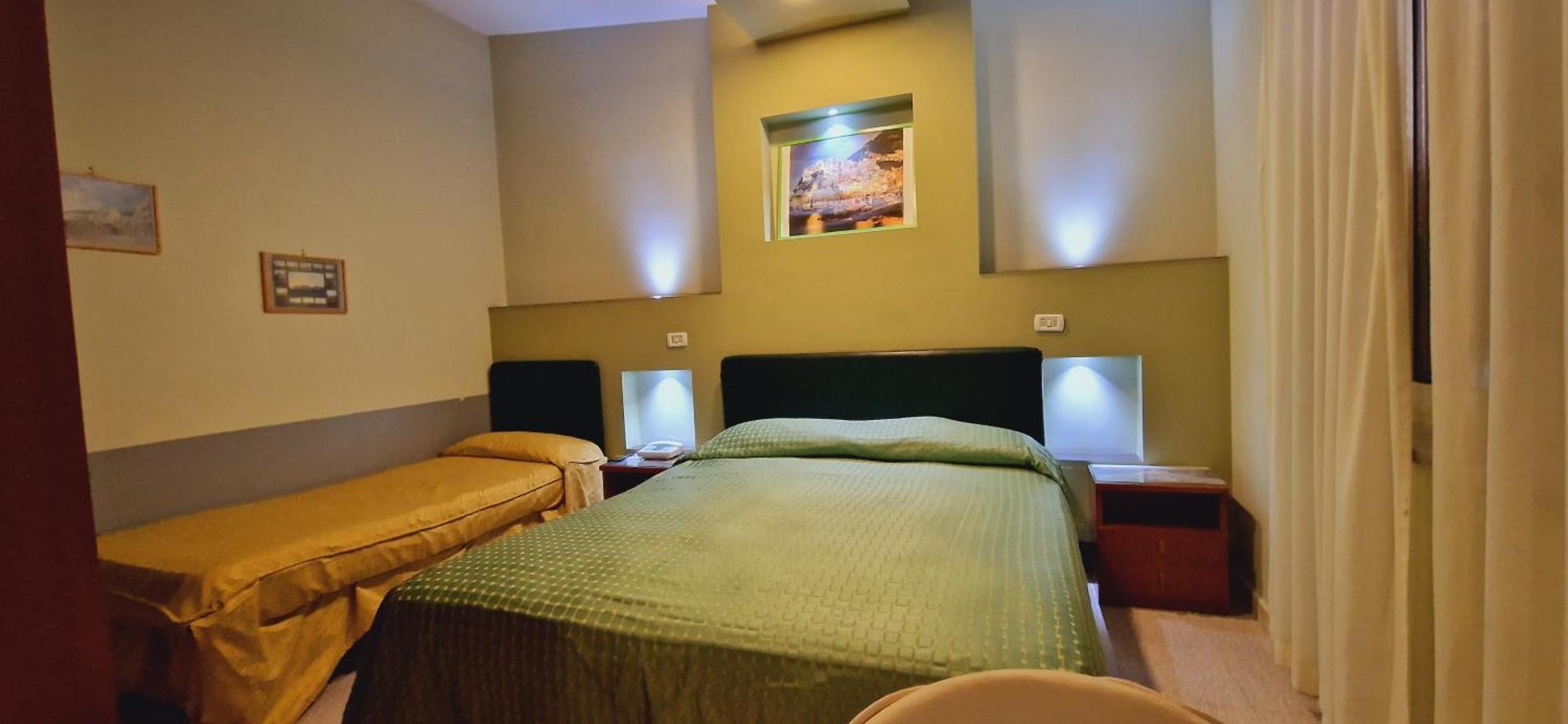 Hotel Lento Melito di Napoli ภายนอก รูปภาพ