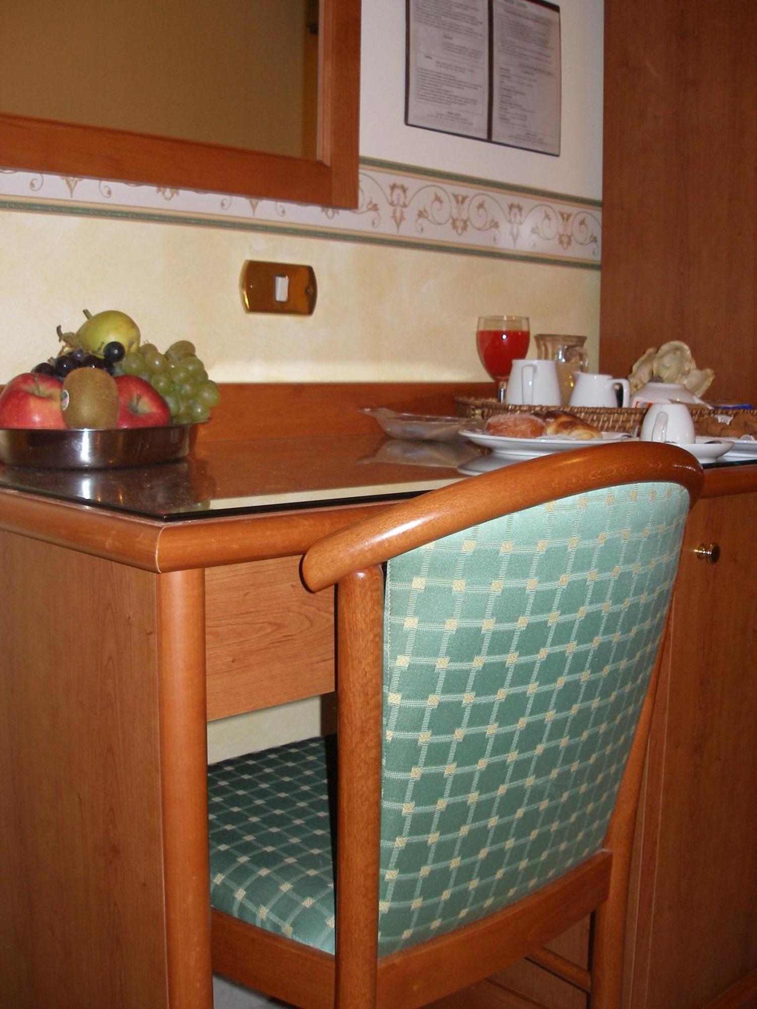 Hotel Lento Melito di Napoli ภายนอก รูปภาพ