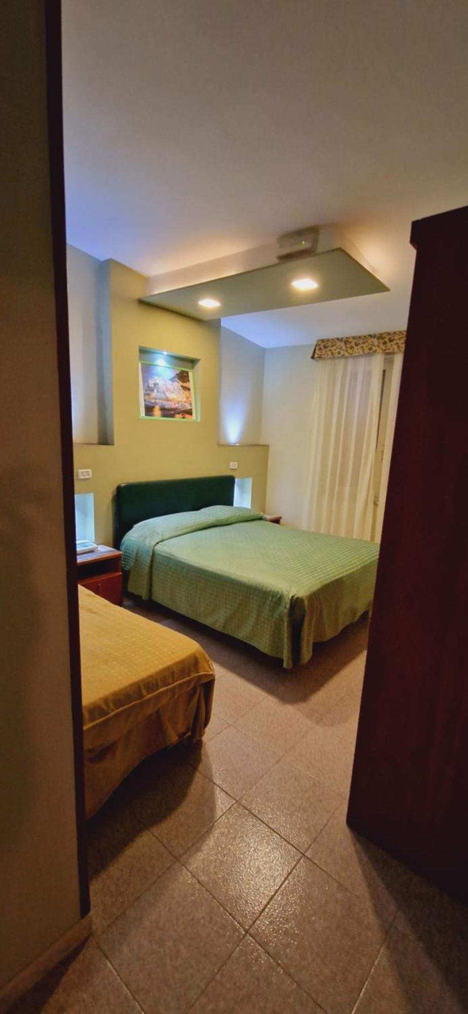 Hotel Lento Melito di Napoli ภายนอก รูปภาพ